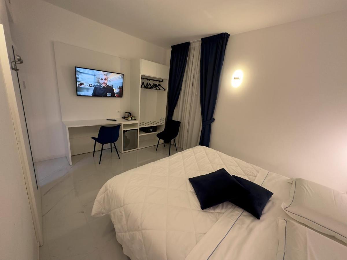 Smart Cruise Hotel