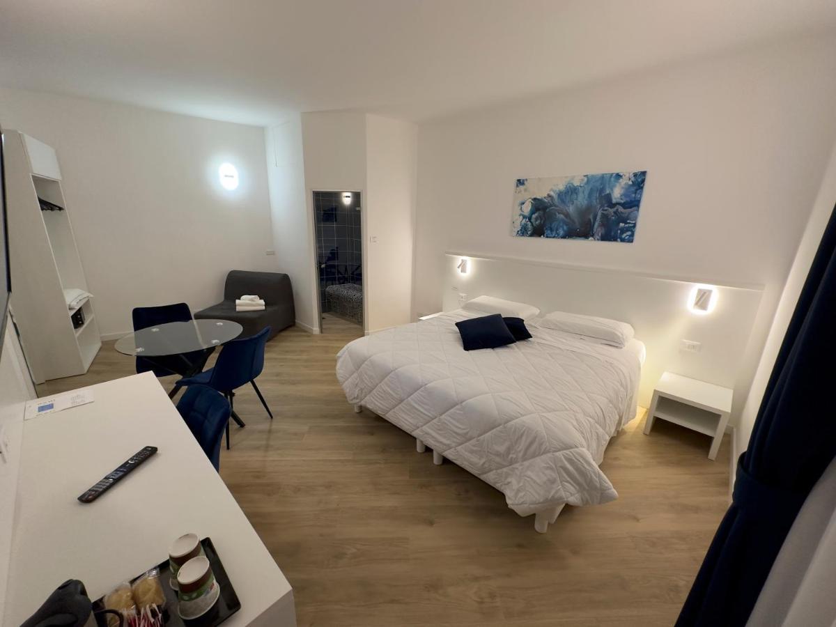Smart Cruise Hotel 3*